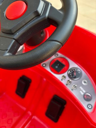 Coche Eléctrico Infantil Feber Rojo. Batería nueva