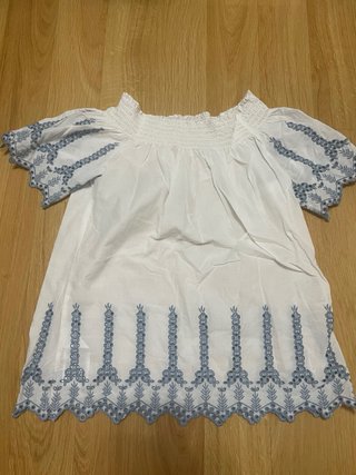 Blusa blanca bordada talla S