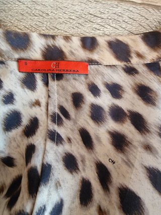 Blusa CH Carolina Herrera Seda Leopardo Volante
