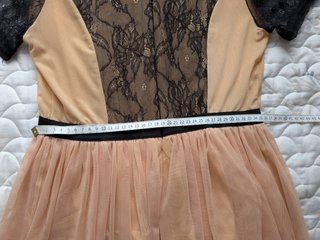 Top peplum encaje negro y beige