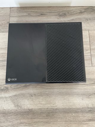 Xbox One Negra + Mando
