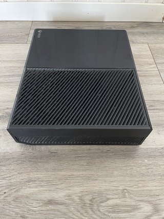 Xbox One Negra + Mando