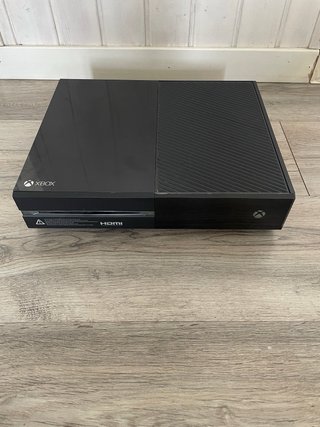 Xbox One Negra + Mando