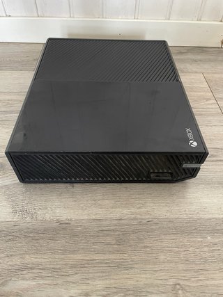 Xbox One Negra + Mando