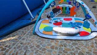 Gimnasio para bebé con piano