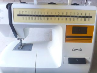 Máquina de coser Lervia