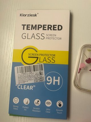 4 Carcasas iPhone 11 + 3 Protectores Pantalla