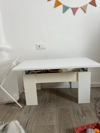 Mesa auxiliar de madera blanca
