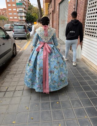 Traje de Fallera Azul y Blanco