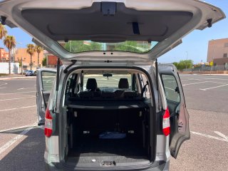 Ford E-Tourneo Courier 2015