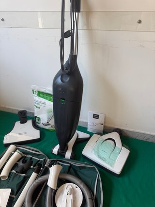 Folletto VK220S Aspirapolvere Completo in garanzia