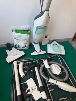 Folletto VK220S Aspirapolvere Completo in garanzia