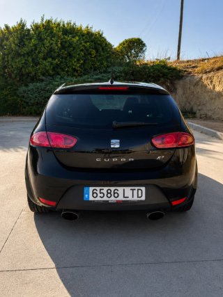 SEAT León Cupra R 2011