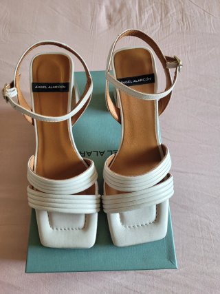 Sandalias Angel Alarcón Blancas Tacón