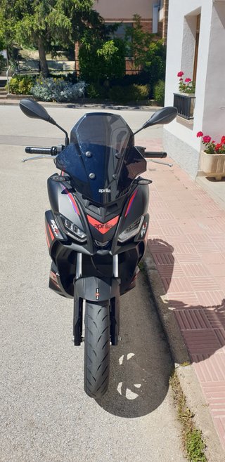 Aprilia SR GT Replica 125 Scooter Negra/Roja