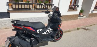 Aprilia SR GT Replica 125 Scooter Negra/Roja
