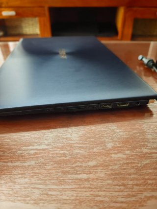 ASUS Zenbook Pro  I7 10th y gtx 1650 4gb