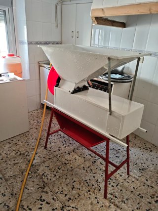 Estrujadora Despalilladora con Soporte