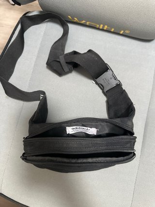 Riñonera Adidas Negra