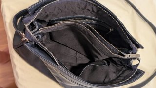 Bolso Uterqüe Azul marino oscuro de piel