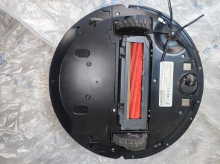 Robot aspirador negro