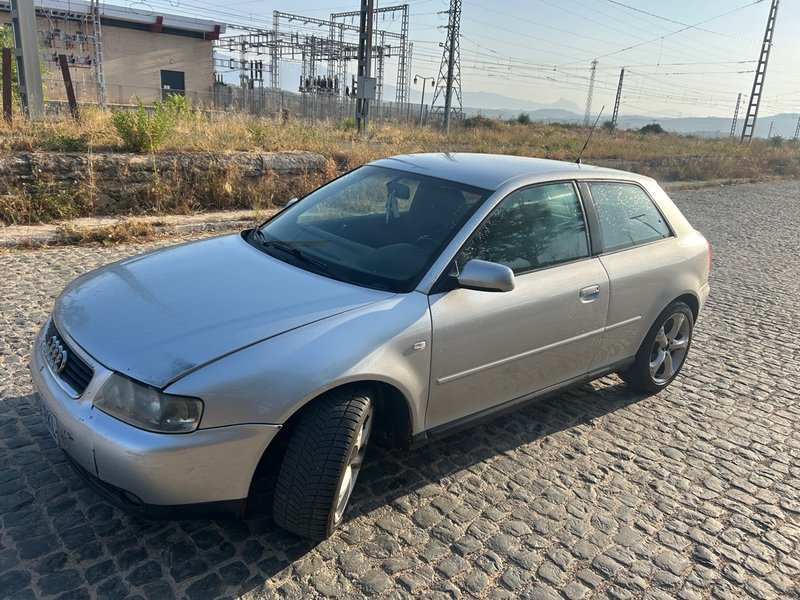 Audi A3 1.9Tdi 6V - foto 1