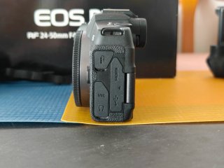 Canon EOS R8 + Grip