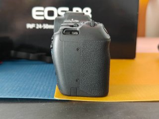 Canon EOS R8 + Grip
