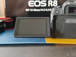 Canon EOS R8 + Grip