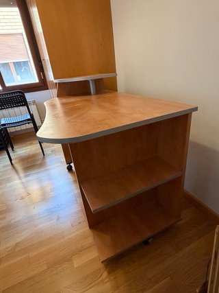 Escritorio madera con ruedas