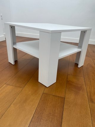 Mesa auxiliar blanca moderna