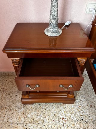 Mesitas de noche de madera x2