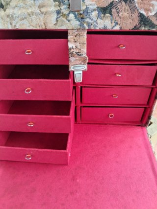 Caja de joyas antigua floral