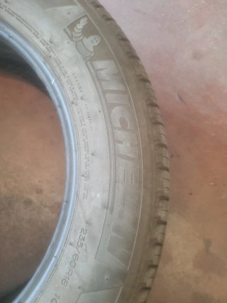 Neumáticos 235/60R18 107V