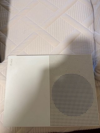 Xbox One S + 2 Mandos