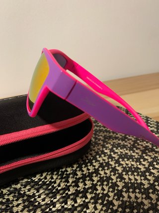 Gafas de sol rosas y moradas compradas en sprinter