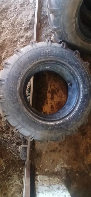 4 Neumáticos 7.50/16