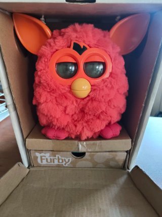 Furby naranja
