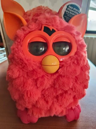 Furby naranja