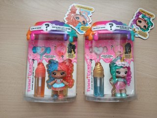 Yummiland Set de 2 Muñecas y Brillo Labial