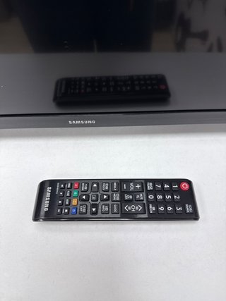 Televisor LED Samsung UE32J4000AW