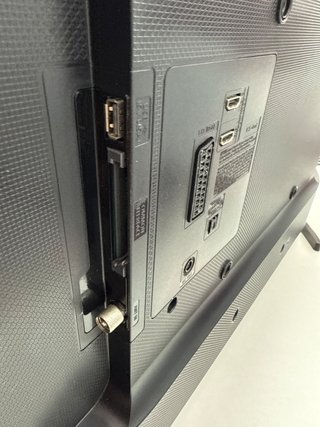 Televisor LED Samsung UE32J4000AW