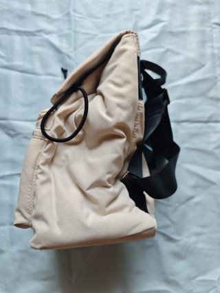 ​Mochila Parfois Beige de Nylon y Llavero Corazón