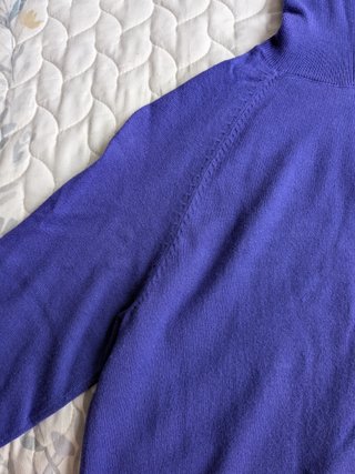 Jersey cuello alto morado