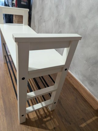 Zapatero asiento blanco y negro
