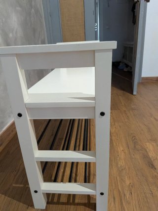 Zapatero asiento blanco y negro