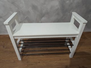 Zapatero asiento blanco y negro