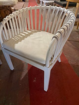 Sillón de ratán y madera
