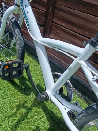 Bicicleta infantil Btwin 20"+cesta+casco