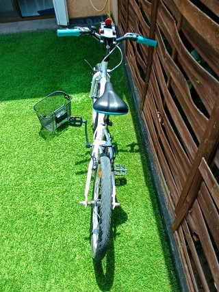 Bicicleta infantil Btwin 20"+cesta+casco